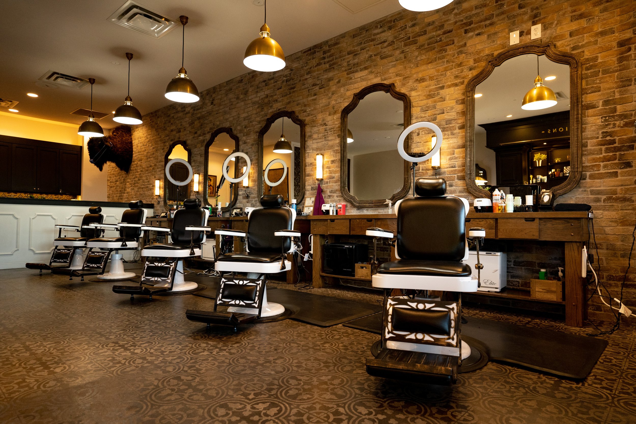 Barbon's Barbershop photo 2