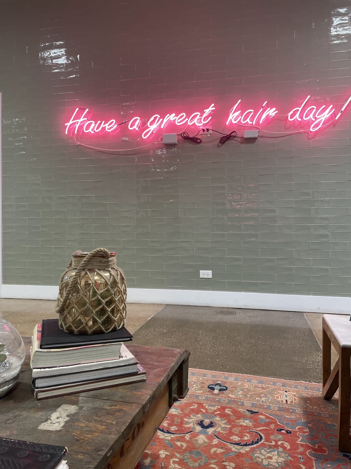 Solo Salon photo 1